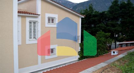 For Sale - Detached house 300 m² in Loutraki