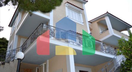 For Sale - Detached house 300 m² in Loutraki