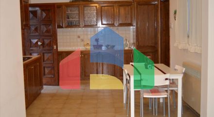 Продаж - Котедж 300 m² в Лутракі