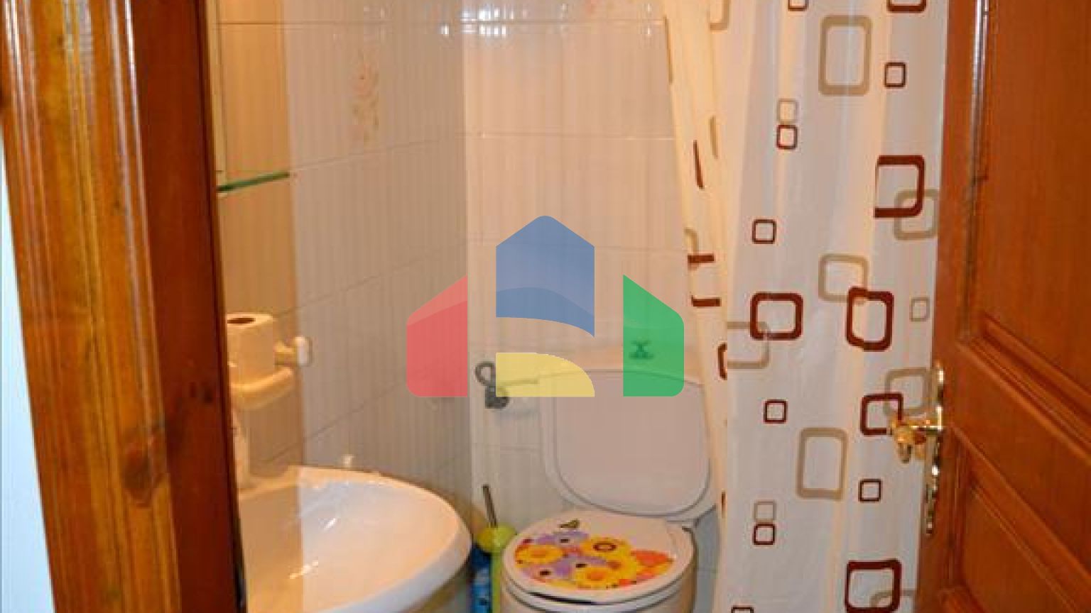 Продаж - Котедж 300 m² в Лутракі