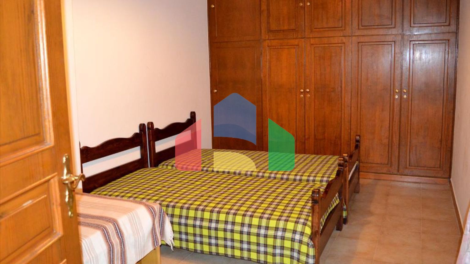 Продаж - Котедж 300 m² в Лутракі