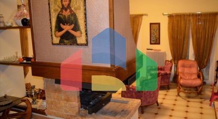 Продаж - Котедж 300 m² в Лутракі