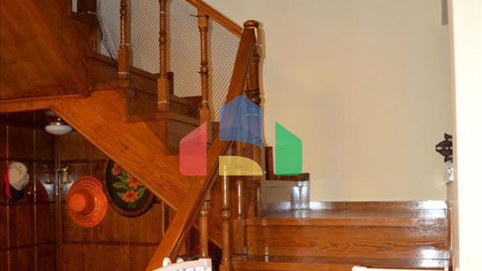 Продаж - Котедж 300 m² в Лутракі