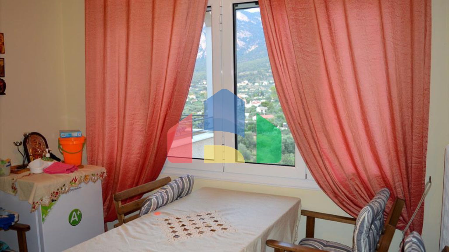 Продаж - Котедж 300 m² в Лутракі