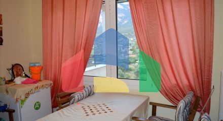 Продаж - Котедж 300 m² в Лутракі