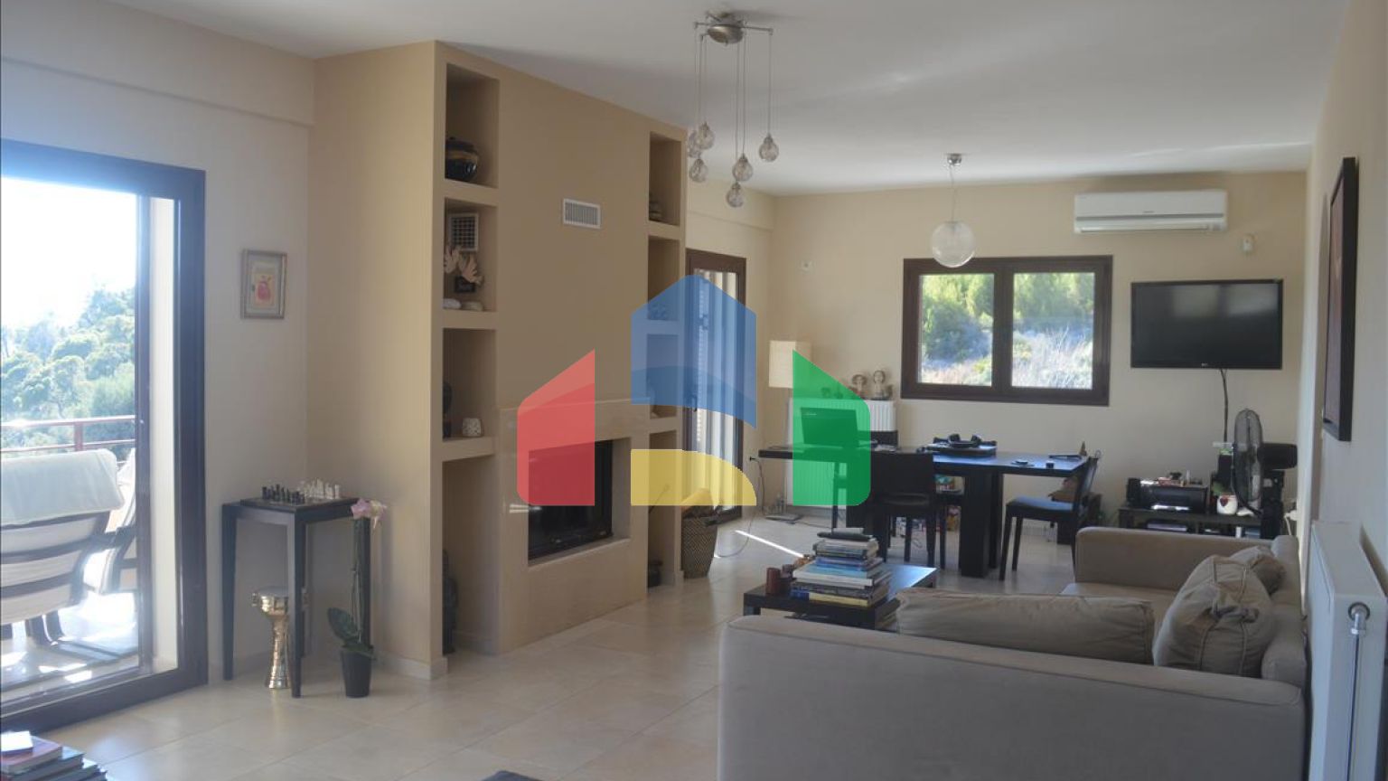 Продаж - Котедж 270 m² в Лутракі