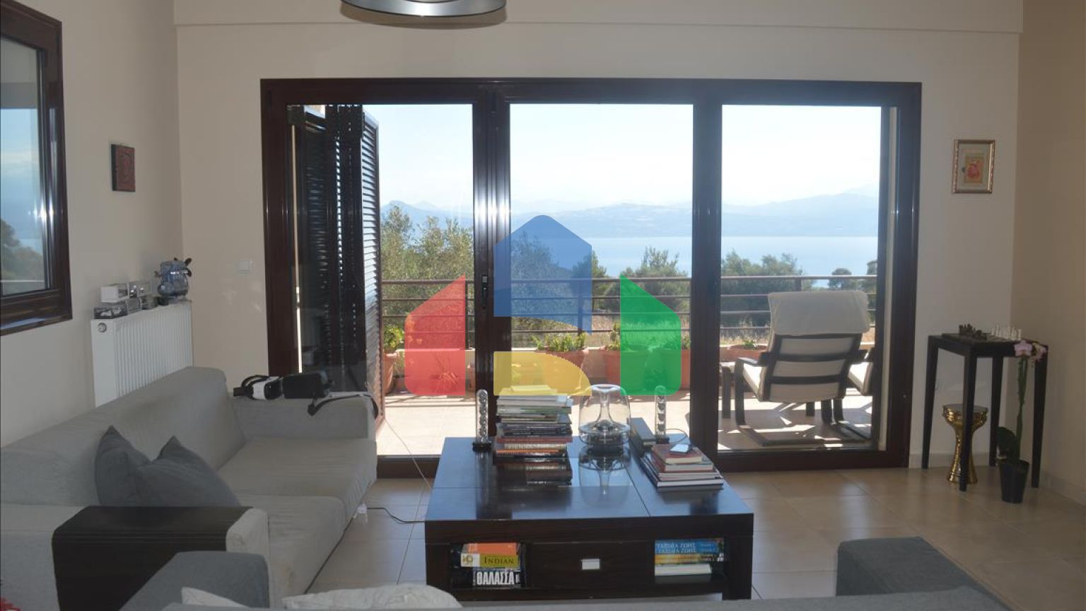 Продаж - Котедж 270 m² в Лутракі