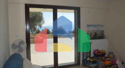 Продаж - Котедж 270 m² в Лутракі