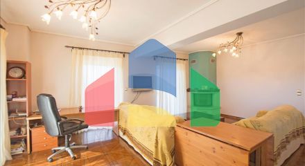Продаж - Котедж 293 m² в Лутракі