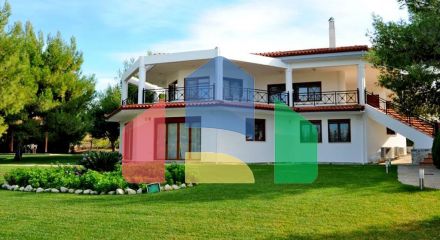 Продаж - Вілла 380 m² в Лутракі
