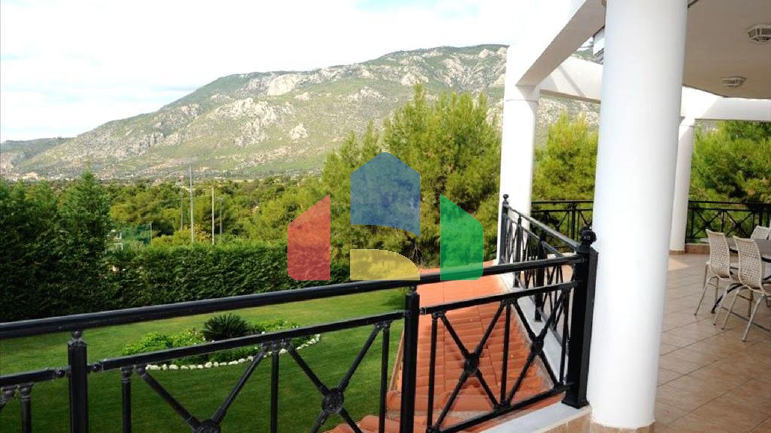 Продаж - Вілла 380 m² в Лутракі