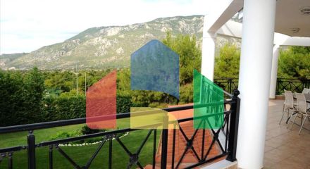 Продаж - Вілла 380 m² в Лутракі