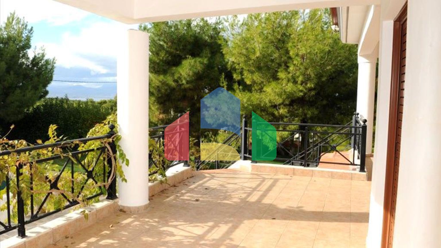 Продаж - Вілла 380 m² в Лутракі