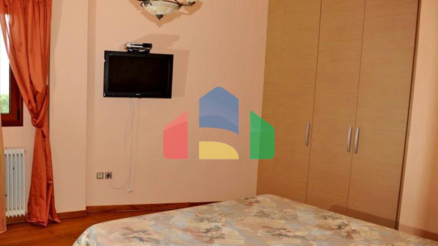 Продаж - Вілла 380 m² в Лутракі