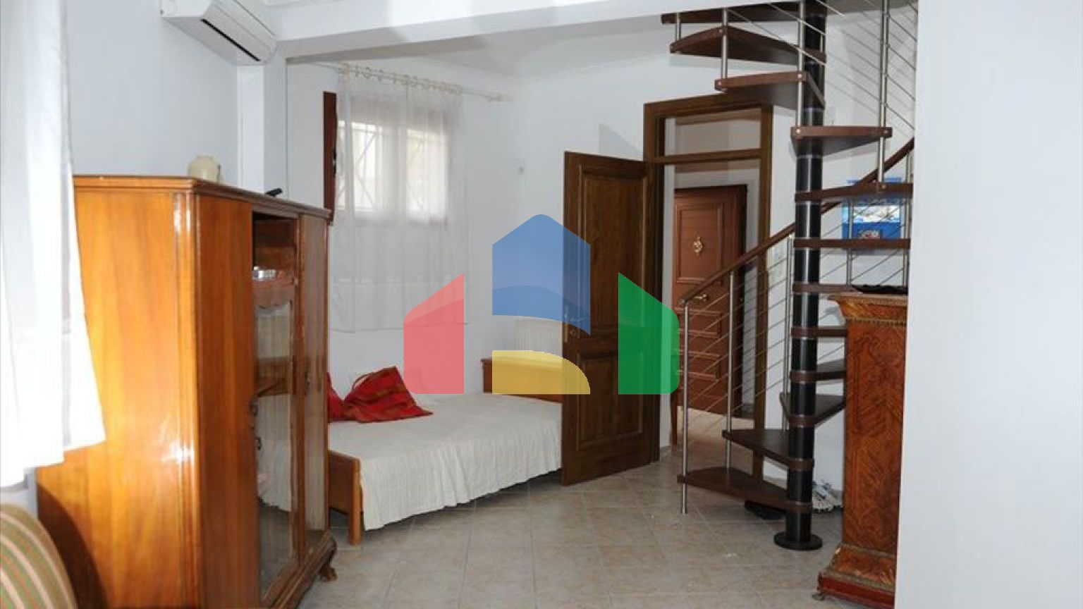 Продаж - Вілла 380 m² в Лутракі