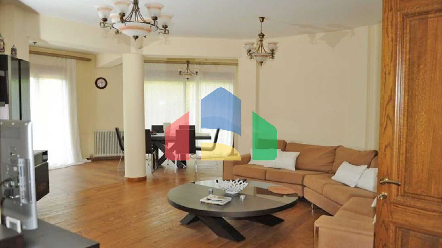 Продаж - Вілла 380 m² в Лутракі