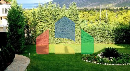 Продаж - Вілла 380 m² в Лутракі