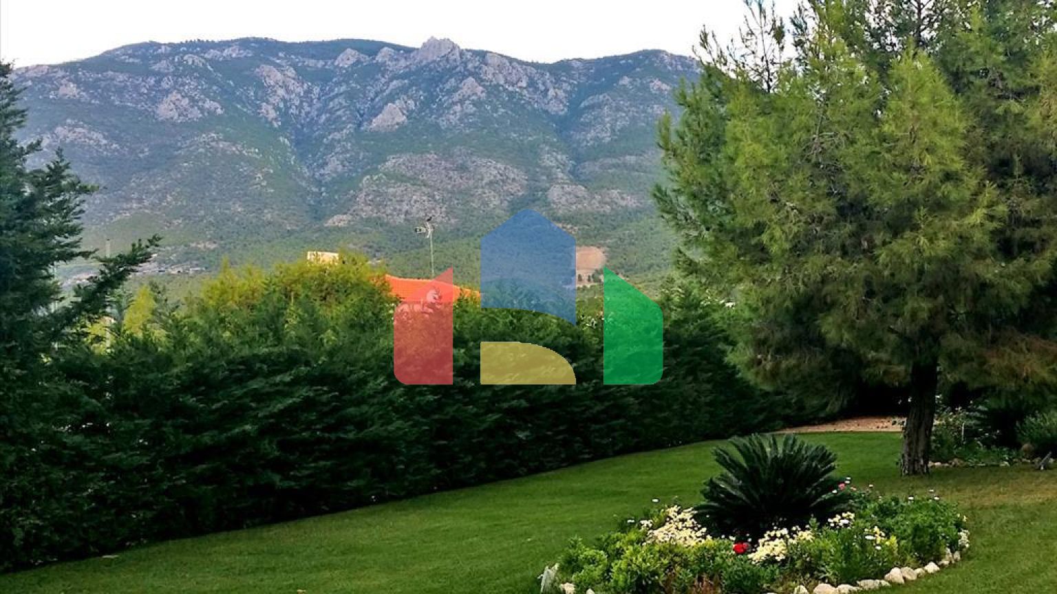 Продаж - Вілла 380 m² в Лутракі