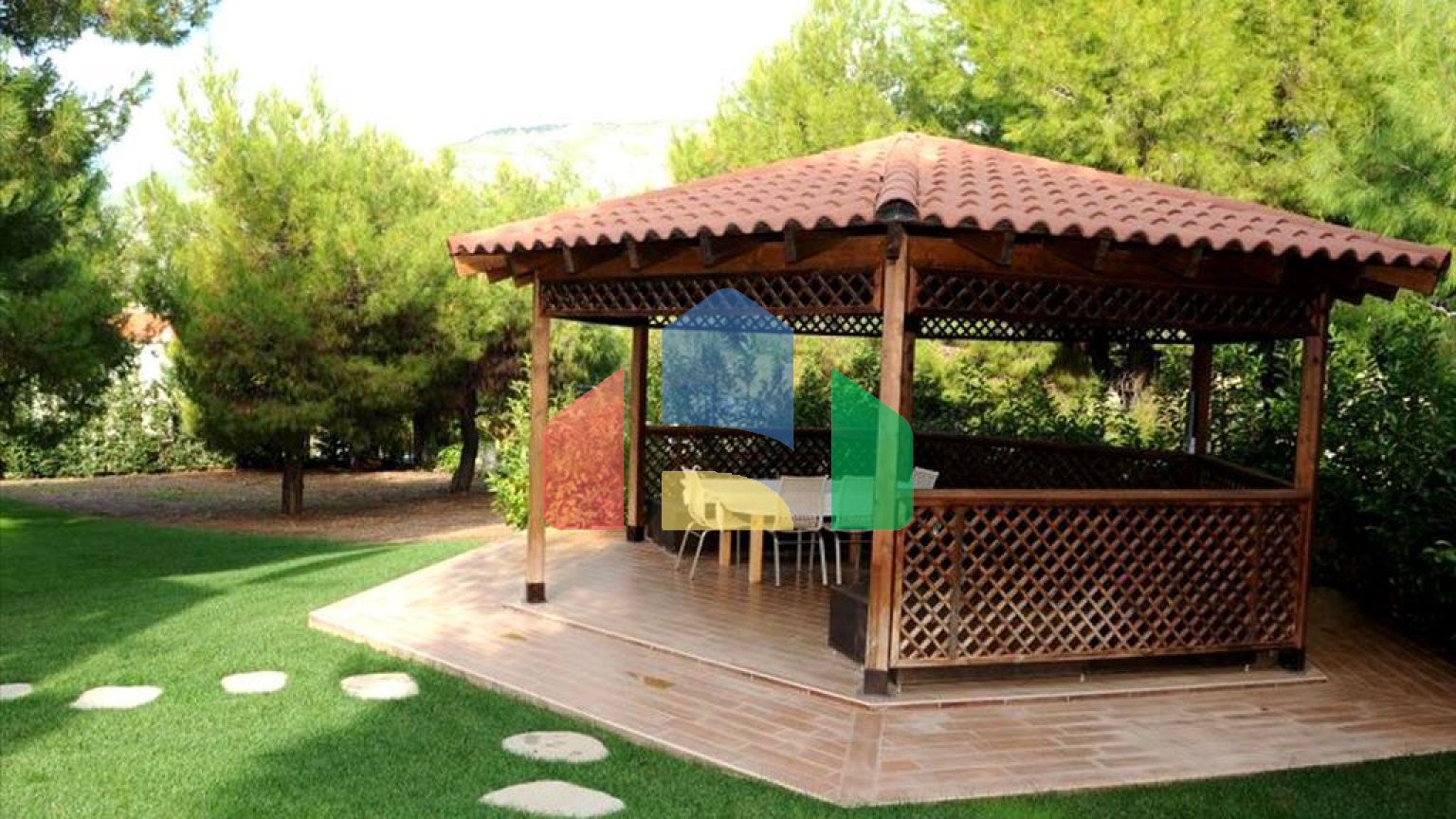 Продаж - Вілла 380 m² в Лутракі