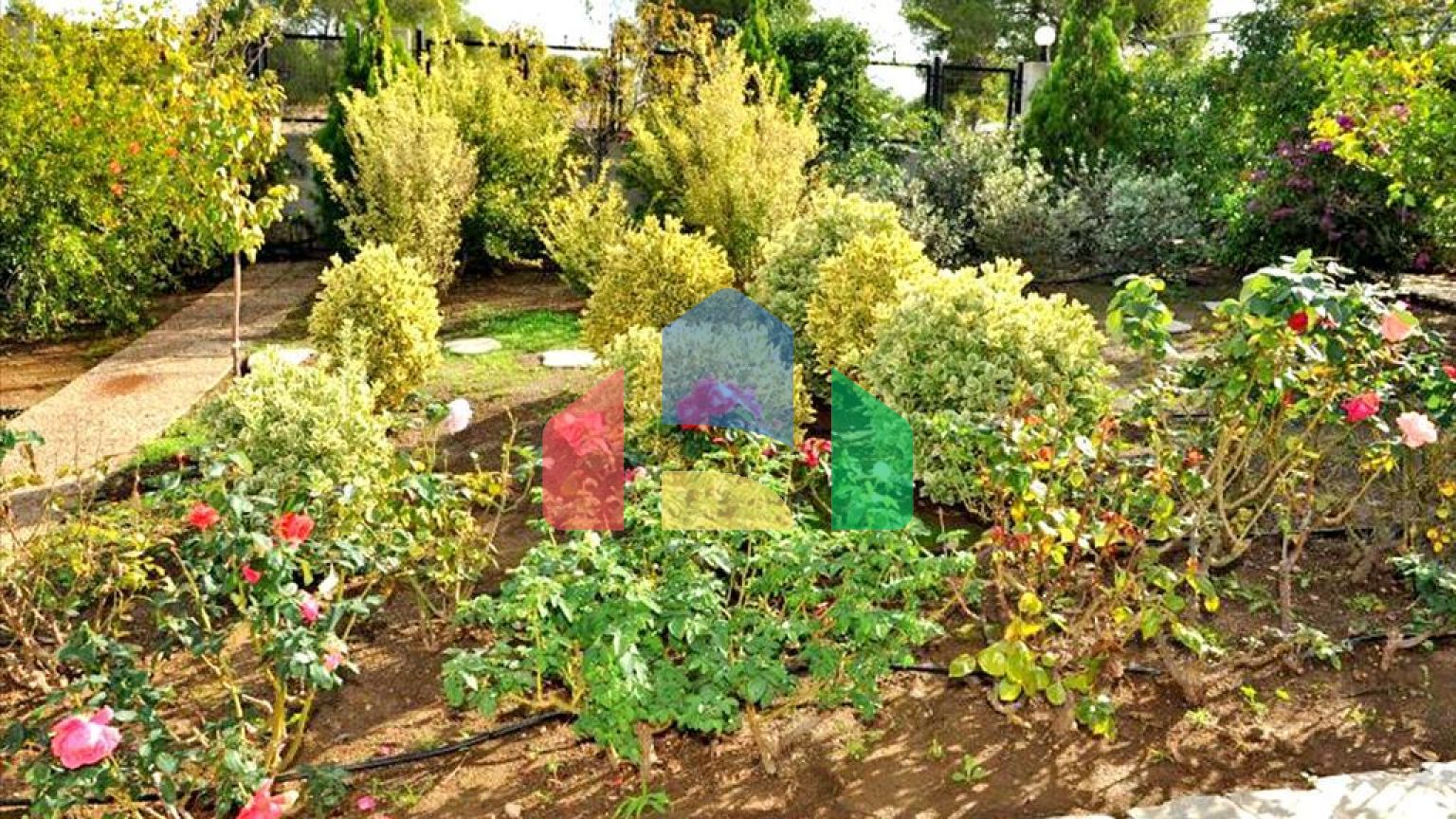 Продаж - Вілла 380 m² в Лутракі