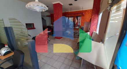 Продаж - Комерційна нерухомість 100 m² в Салоніках