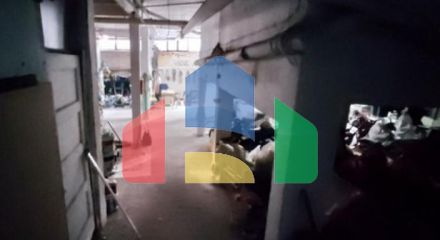 Продаж - Комерційна нерухомість 454 m² в Салоніках