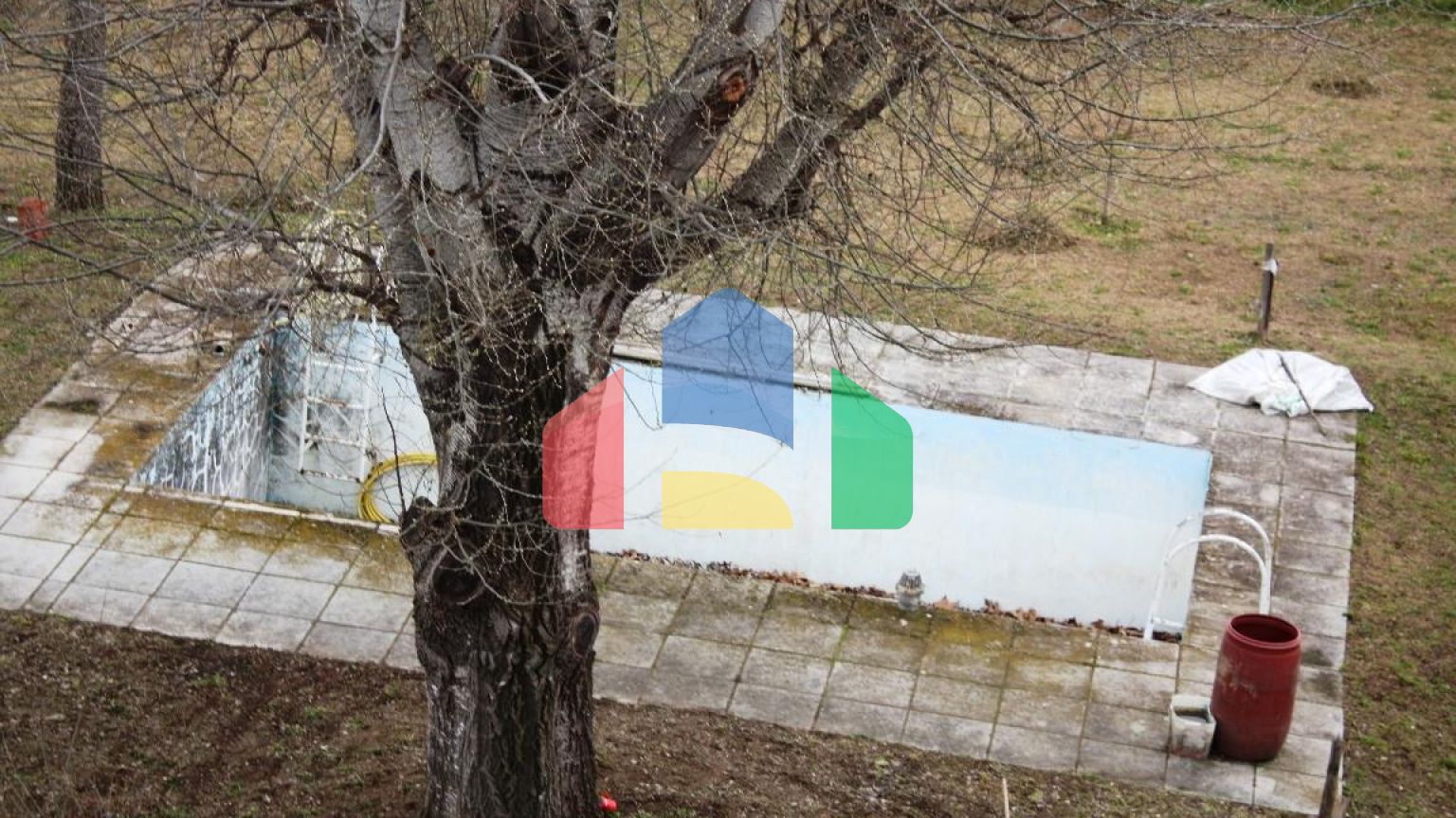 Продажа - Здание 1700 m² в Салониках