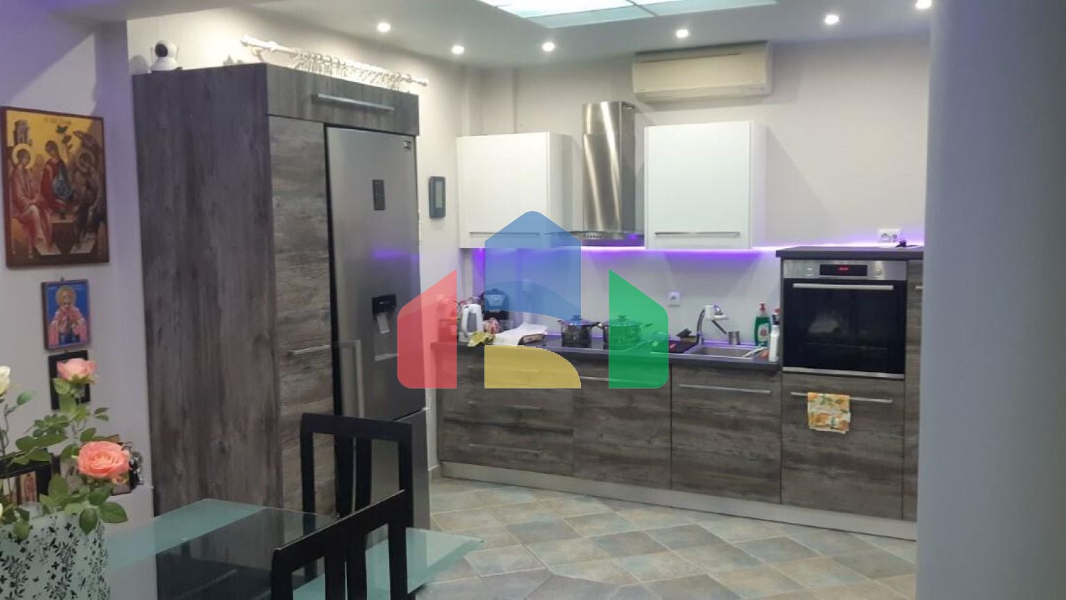 Продаж - Котедж 230 m² в Салоніках