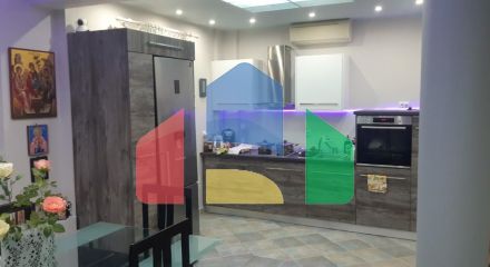 Продаж - Котедж 230 m² в Салоніках