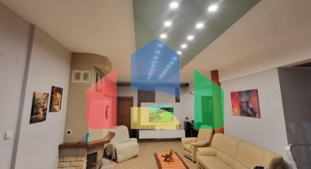 Продаж - Котедж 230 m² в Салоніках