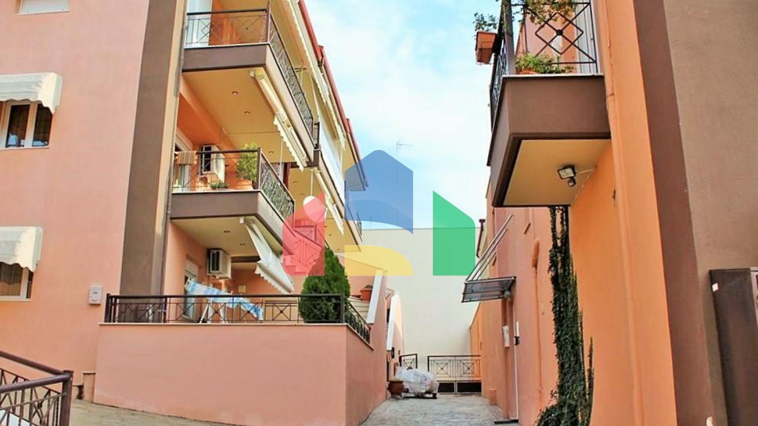 Продаж - Таунхаус 200 m² в Салоніках