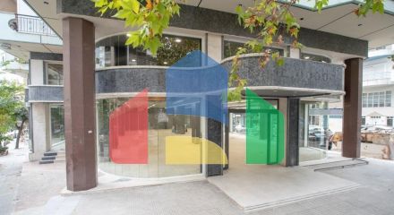Продаж - Комерційна нерухомість 815 m² в Салоніках