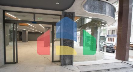Продаж - Комерційна нерухомість 815 m² в Салоніках