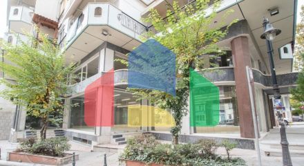 Продаж - Комерційна нерухомість 815 m² в Салоніках