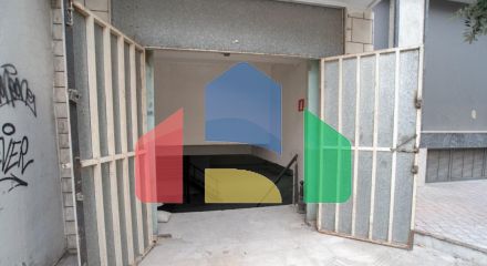 Продаж - Комерційна нерухомість 815 m² в Салоніках Продаж - Комерційна нерухомість 815 m² в Салоніках