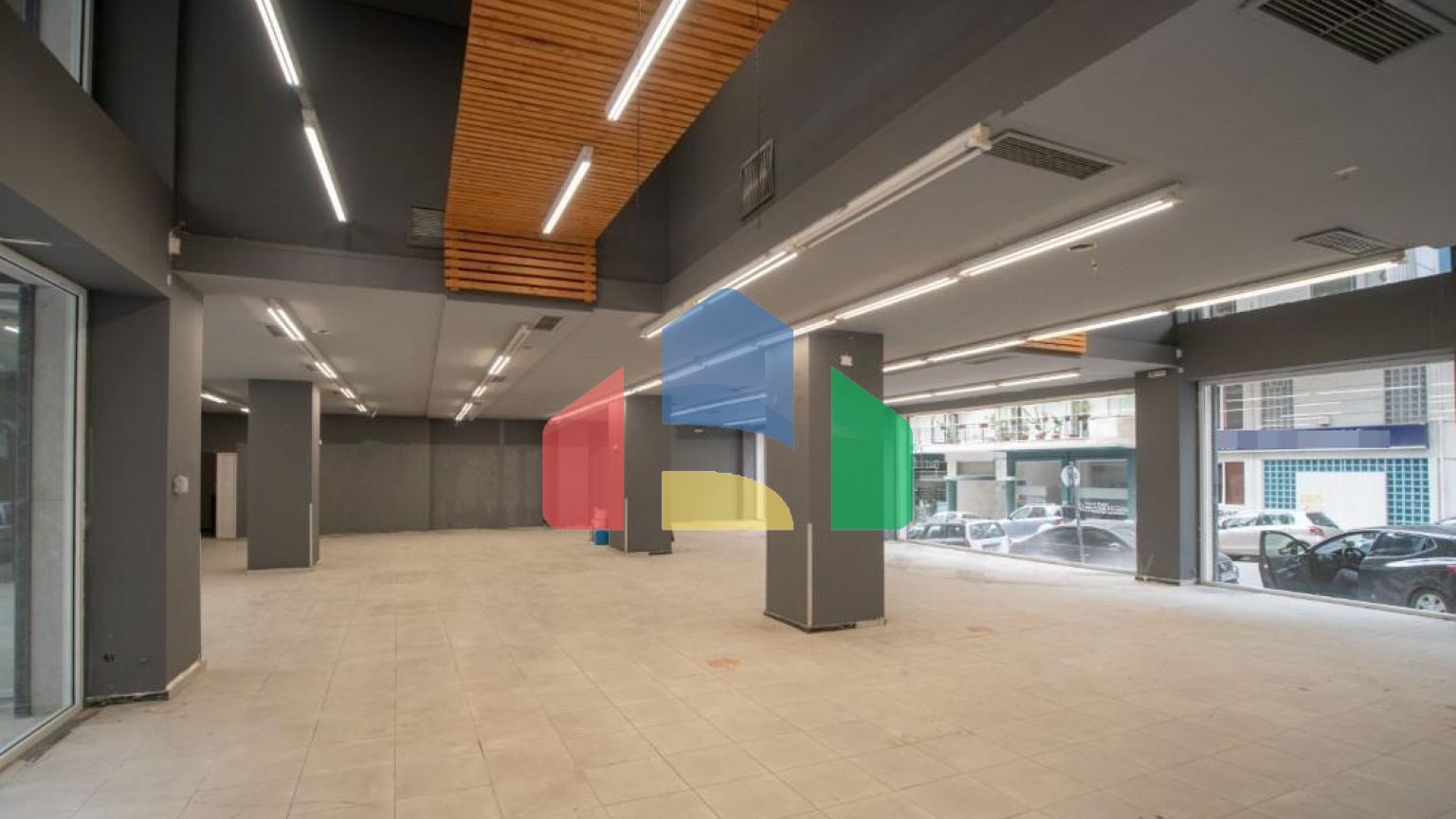 Продаж - Комерційна нерухомість 815 m² в Салоніках