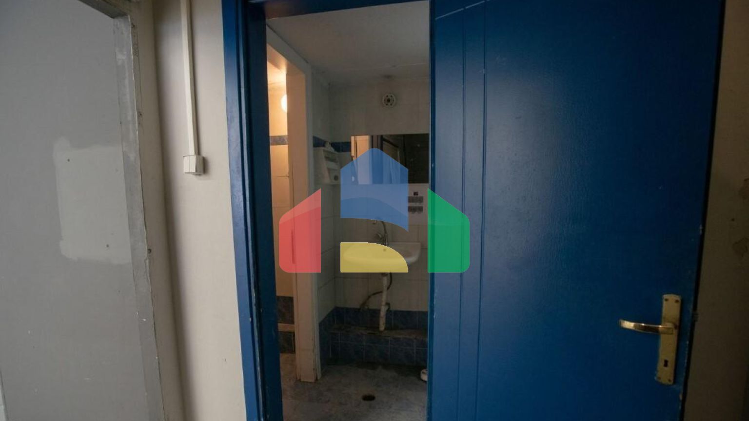 Продаж - Комерційна нерухомість 815 m² в Салоніках