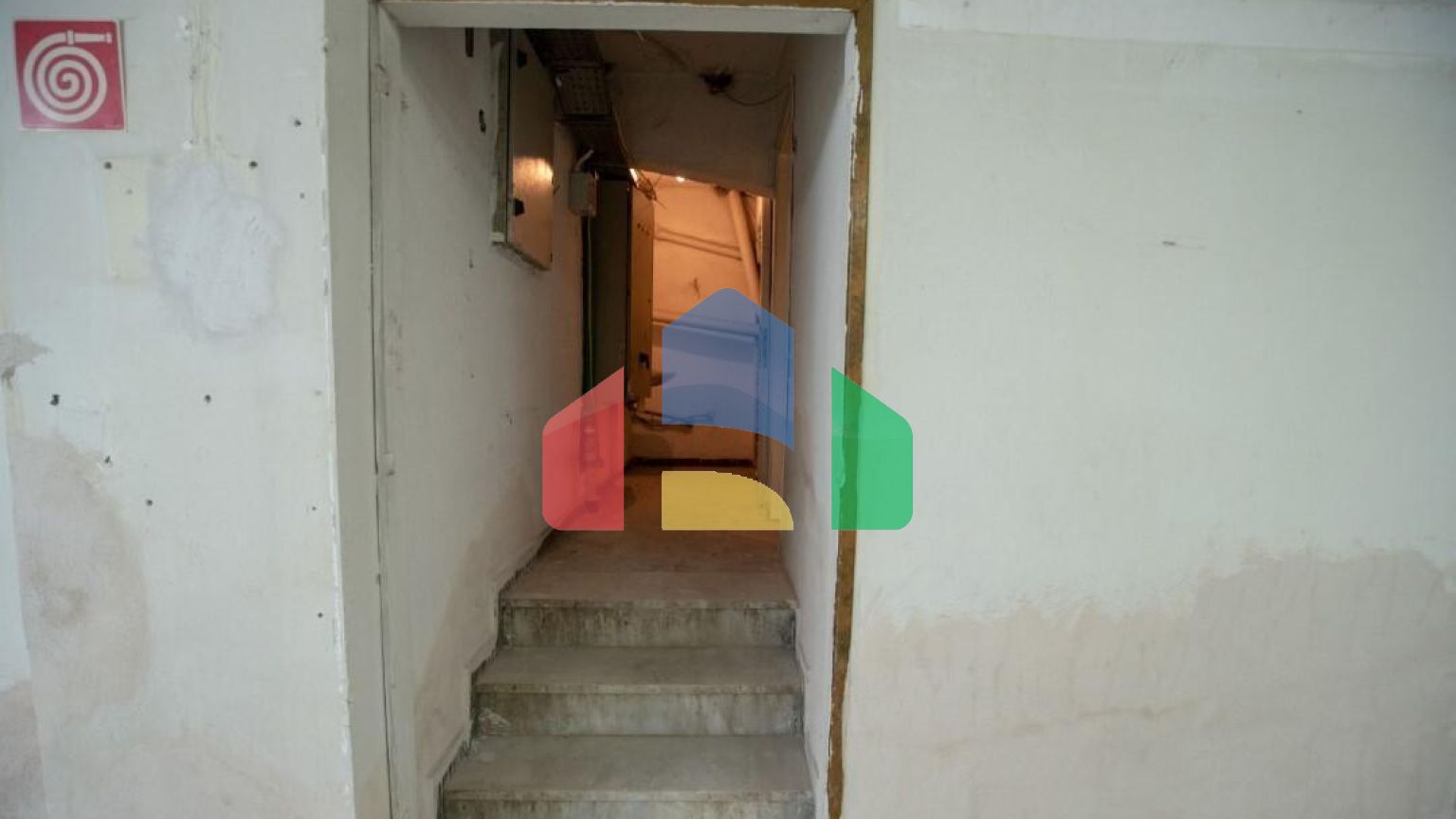 Продаж - Комерційна нерухомість 815 m² в Салоніках