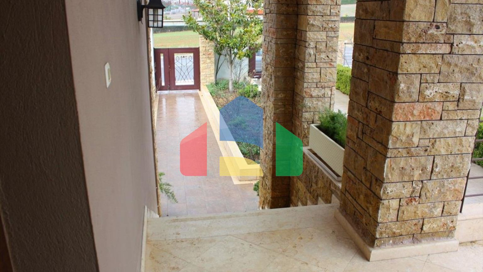 Продаж - Котедж 270 m² в Салоніках