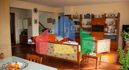 Продаж - Котедж 270 m² в Салоніках