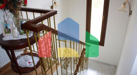 Продаж - Котедж 270 m² в Салоніках