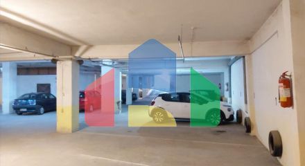 Продаж - Комерційна нерухомість 1080 m² в Салоніках