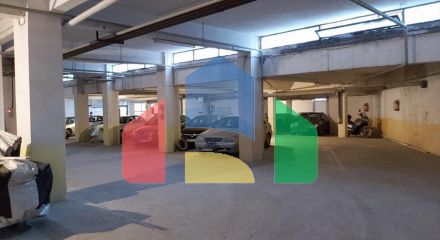 Продаж - Комерційна нерухомість 1080 m² в Салоніках