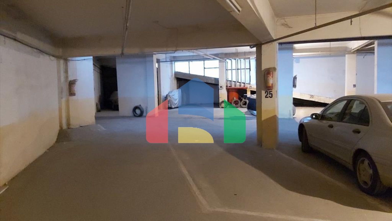 Продаж - Комерційна нерухомість 1080 m² в Салоніках