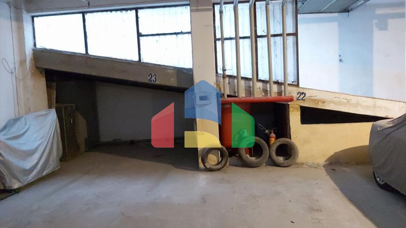 Продаж - Комерційна нерухомість 1080 m² в Салоніках