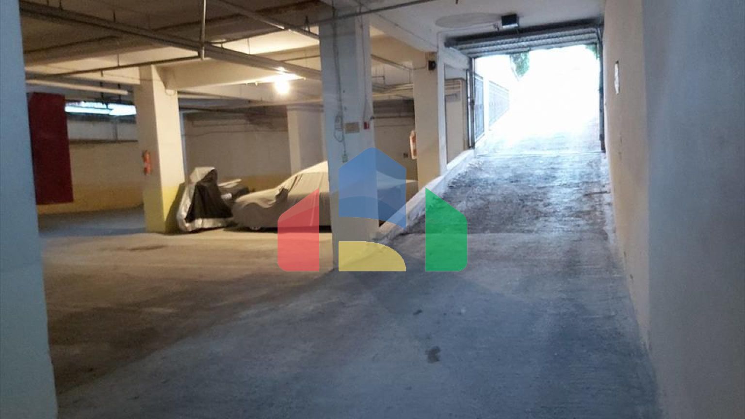 Продаж - Комерційна нерухомість 1080 m² в Салоніках