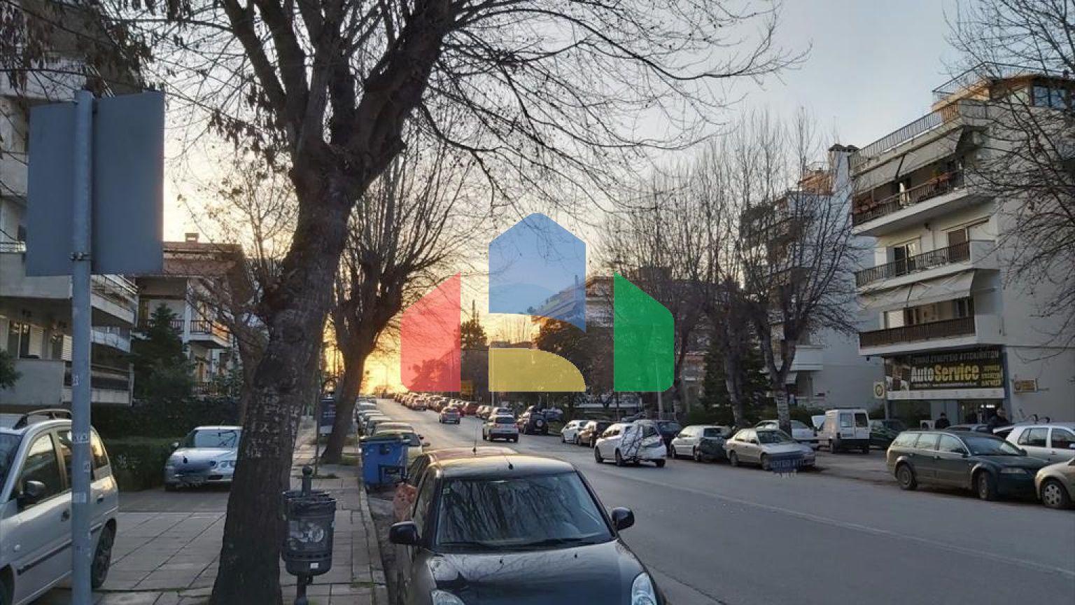 Продаж - Комерційна нерухомість 1080 m² в Салоніках