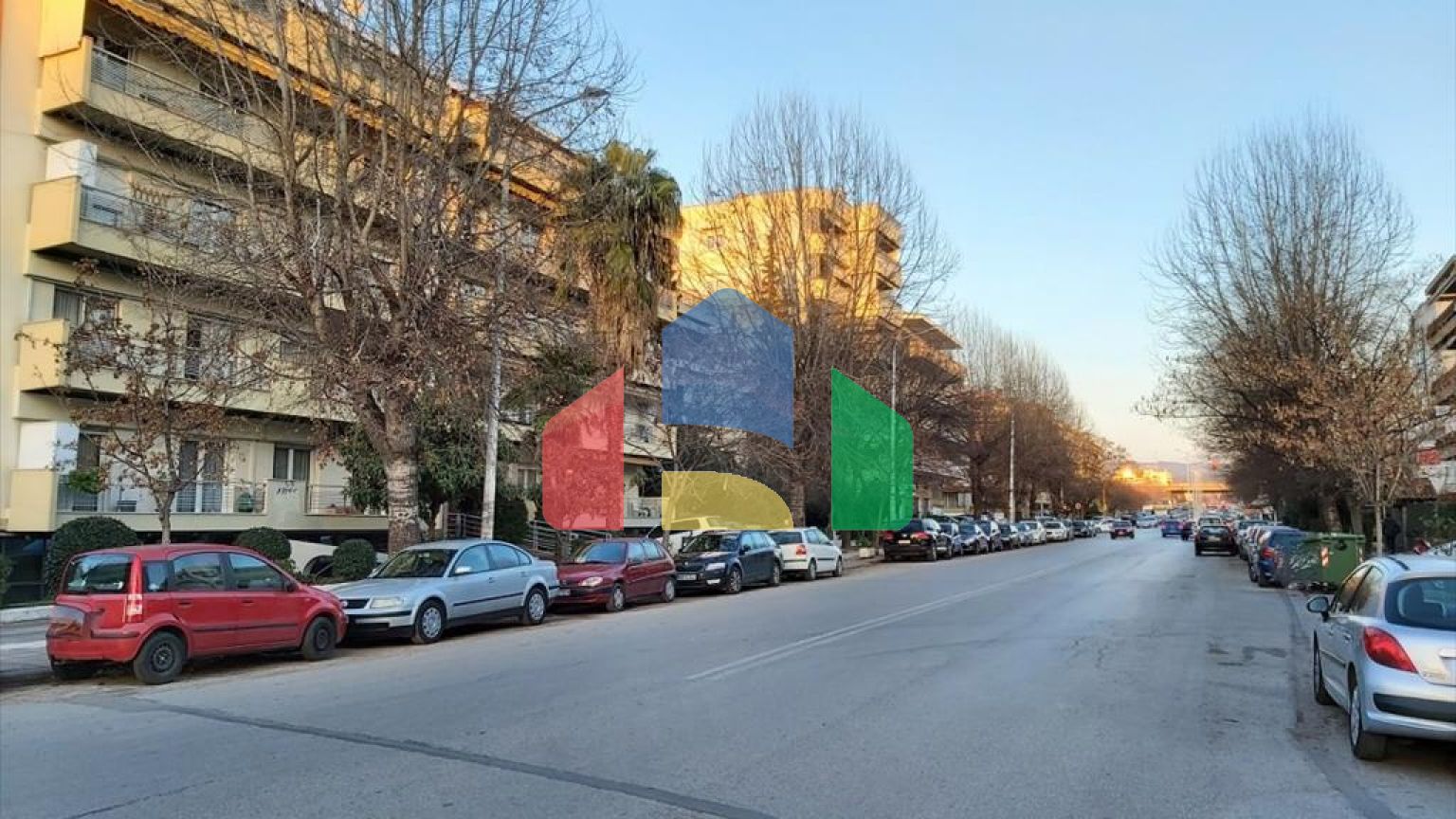 Продаж - Комерційна нерухомість 1080 m² в Салоніках