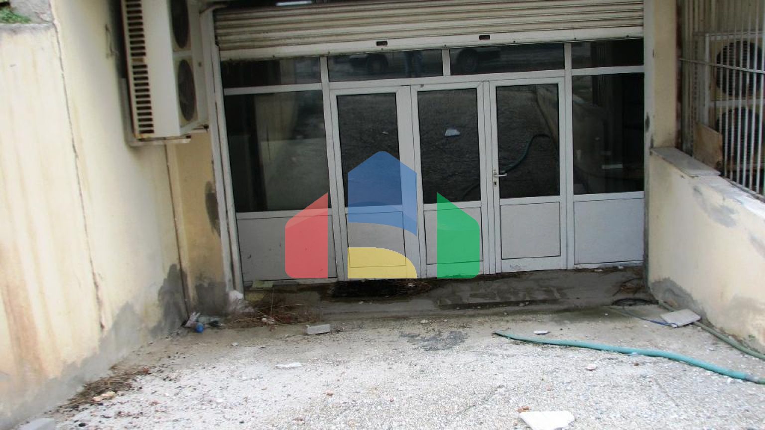 Продажа - Коммерческое помещение 700 m² в Салониках