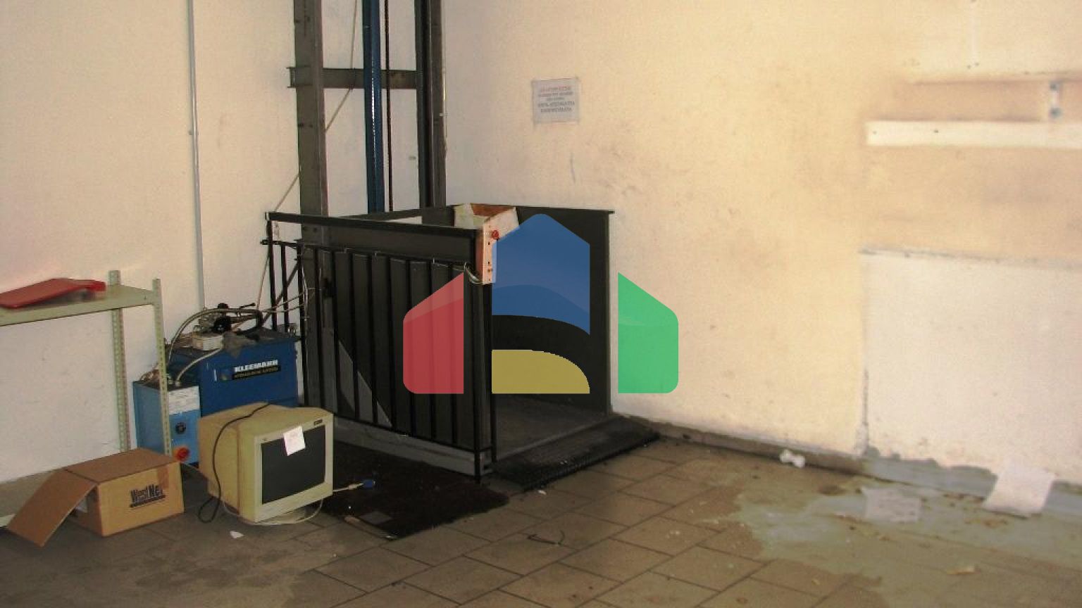 Продажа - Коммерческое помещение 700 m² в Салониках